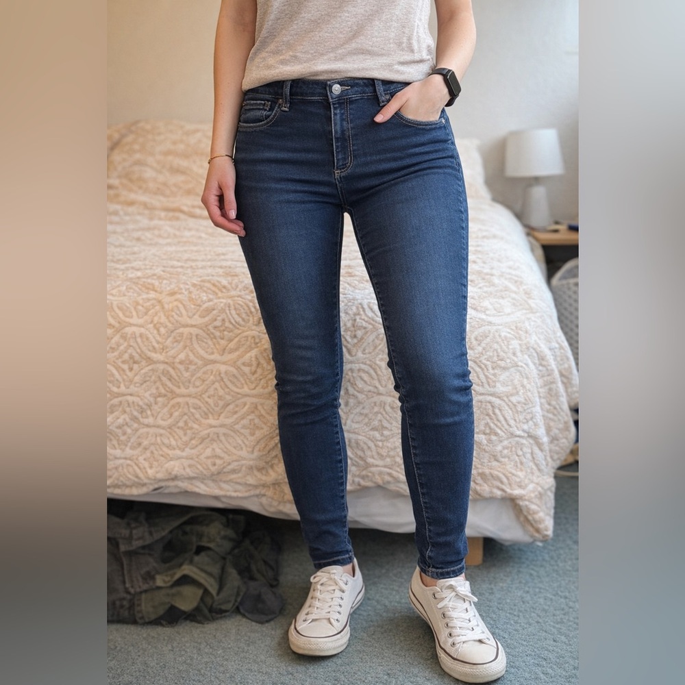 Levi’s Mid-Rise Skinny Jeans – Dark Wash – Women’s